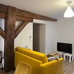 Le Clos Dore A Parking Prive Lägenhet